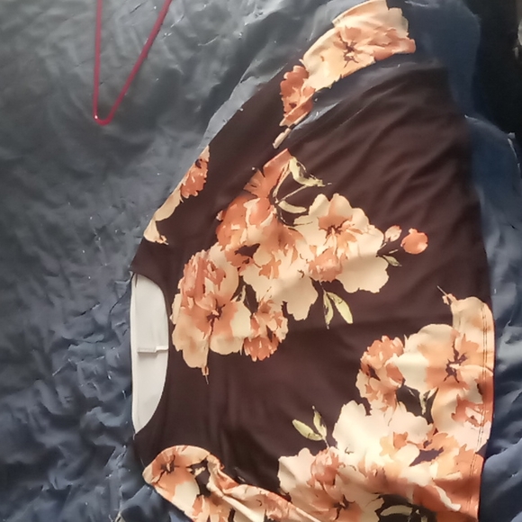 Flowered blouse - Picture 2 of 2